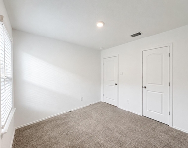 21518 Corsica Cove Court - Photo Thumbnail 7