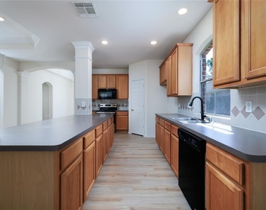 19211 Caribou Ridge Drive - Photo Thumbnail 11