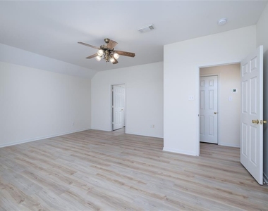 19211 Caribou Ridge Drive - Photo Thumbnail 7