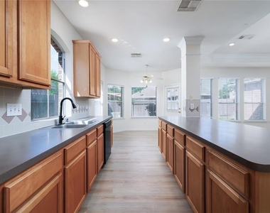 19211 Caribou Ridge Drive - Photo Thumbnail 10