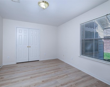 19211 Caribou Ridge Drive - Photo Thumbnail 2