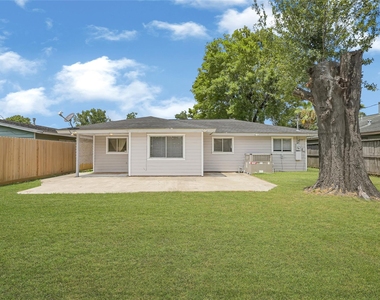 3816 Newton Drive - Photo Thumbnail 19