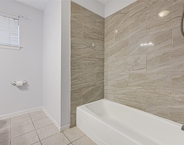 3816 Newton Drive - Photo Thumbnail 12
