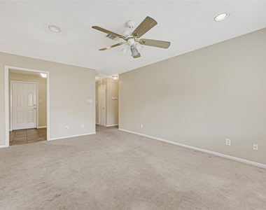 3816 Newton Drive - Photo Thumbnail 8