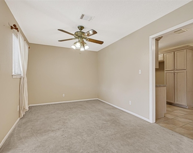 3816 Newton Drive - Photo Thumbnail 9