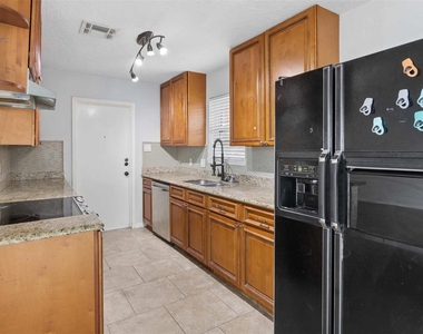 5914 Willowbend Boulevard - Photo Thumbnail 10
