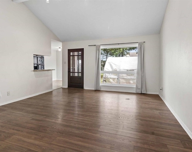 5914 Willowbend Boulevard - Photo Thumbnail 7