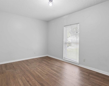5914 Willowbend Boulevard - Photo Thumbnail 14