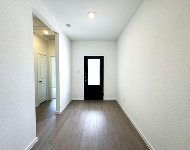 6815 Harvest Wheat Lane - Photo Thumbnail 4