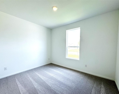 6815 Harvest Wheat Lane - Photo Thumbnail 7