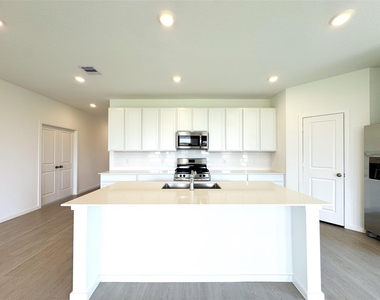 6815 Harvest Wheat Lane - Photo Thumbnail 16