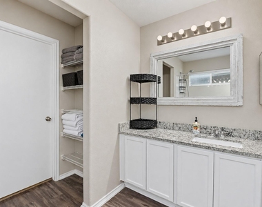 9519 Maple Green Lane - Photo Thumbnail 17