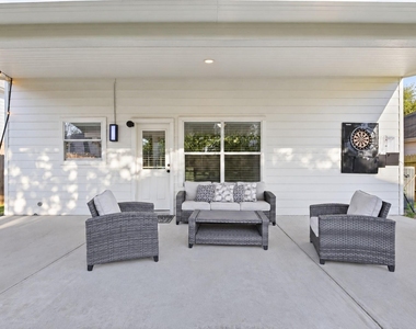 9519 Maple Green Lane - Photo Thumbnail 4