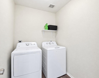 9519 Maple Green Lane - Photo Thumbnail 20