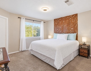 9519 Maple Green Lane - Photo Thumbnail 24