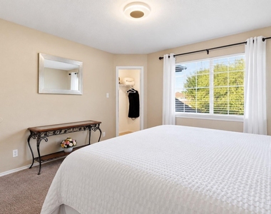 9519 Maple Green Lane - Photo Thumbnail 23