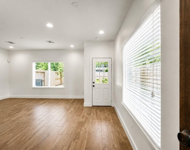 3605 Billingsley Street - Photo Thumbnail 4
