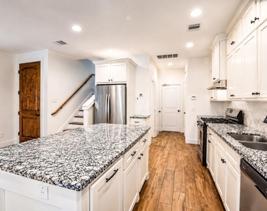 3605 Billingsley Street - Photo Thumbnail 8