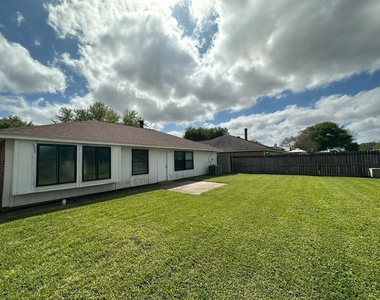 10921 Pecan Drive - Photo Thumbnail 15