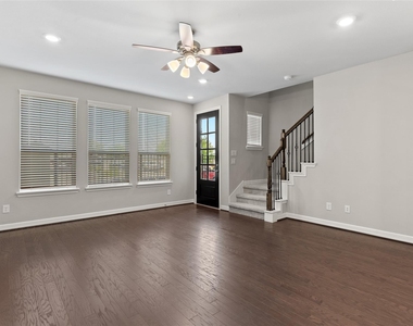 9511 Towne Lake Parkway - Photo Thumbnail 1