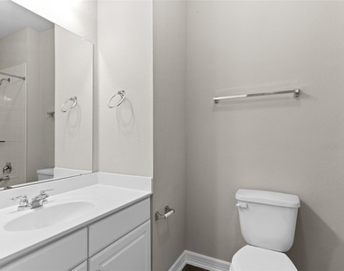 9511 Towne Lake Parkway - Photo Thumbnail 15