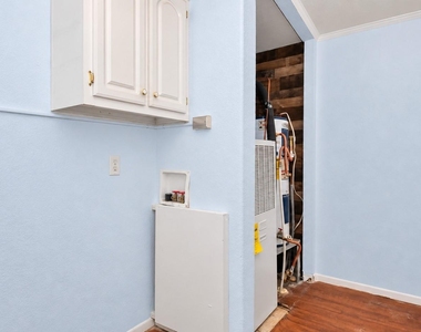 10011 Berrybriar Lane - Photo Thumbnail 15