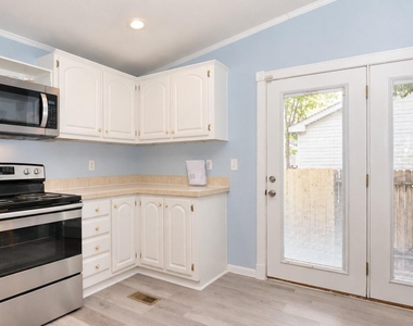 10011 Berrybriar Lane - Photo Thumbnail 6