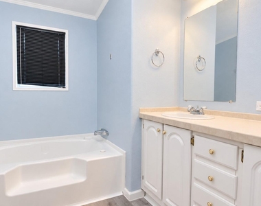 10011 Berrybriar Lane - Photo Thumbnail 14