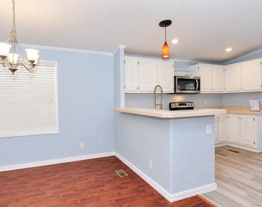 10011 Berrybriar Lane - Photo Thumbnail 5