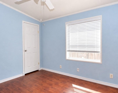 10011 Berrybriar Lane - Photo Thumbnail 13