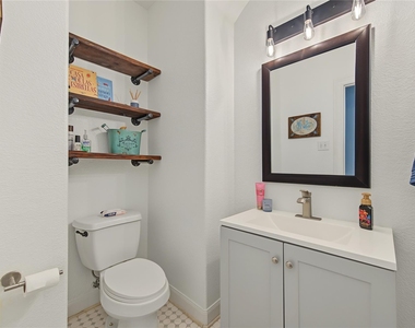 11 Tillamook Court - Photo Thumbnail 5