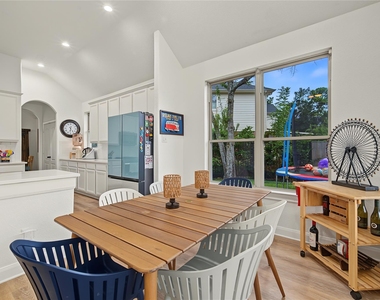 11 Tillamook Court - Photo Thumbnail 13