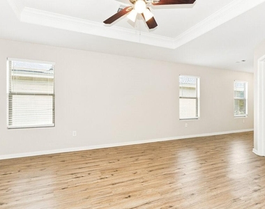 9927 Sanders Rose Lane - Photo Thumbnail 3