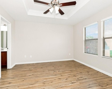 9927 Sanders Rose Lane - Photo Thumbnail 7