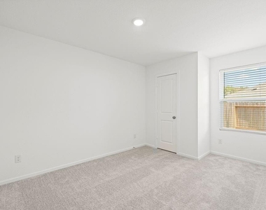 1627 Winwood Drive - Photo Thumbnail 21