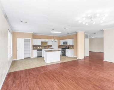 14811 Stocklin Court - Photo Thumbnail 13