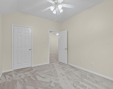 142 W Burberry Circle - Photo Thumbnail 33