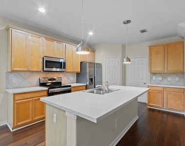 142 W Burberry Circle - Photo Thumbnail 14