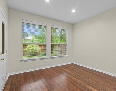 142 W Burberry Circle - Photo Thumbnail 16