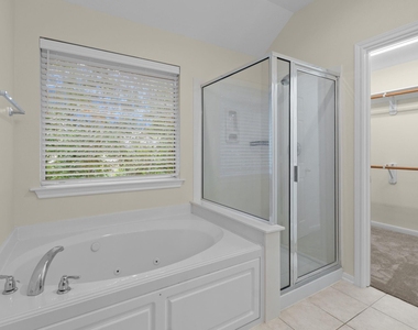 142 W Burberry Circle - Photo Thumbnail 28