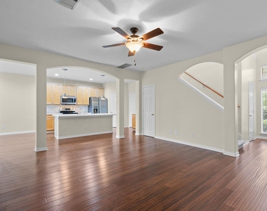 142 W Burberry Circle - Photo Thumbnail 8