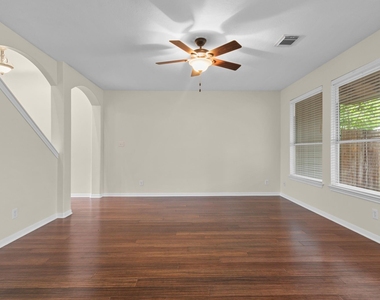 142 W Burberry Circle - Photo Thumbnail 10