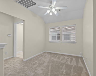 142 W Burberry Circle - Photo Thumbnail 20