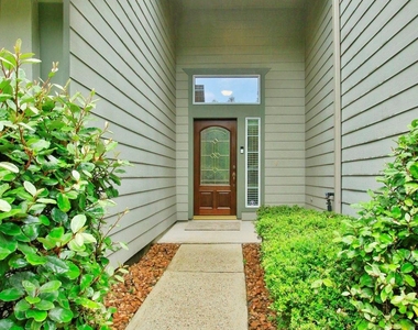 142 W Burberry Circle - Photo Thumbnail 2