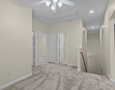 142 W Burberry Circle - Photo Thumbnail 21
