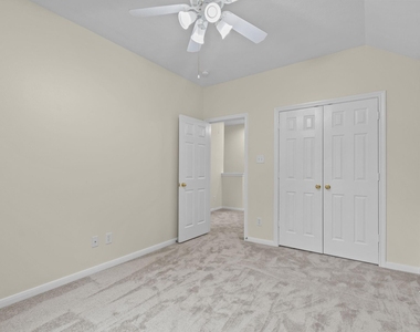 142 W Burberry Circle - Photo Thumbnail 35
