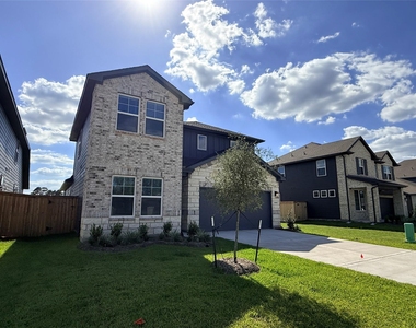 16266 Parish Pointe Court - Photo Thumbnail 2