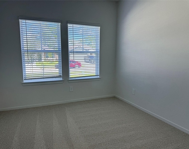 16266 Parish Pointe Court - Photo Thumbnail 6