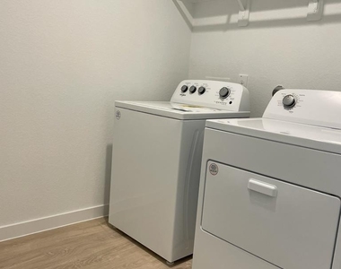 4030 Cambre Circle - Photo Thumbnail 5