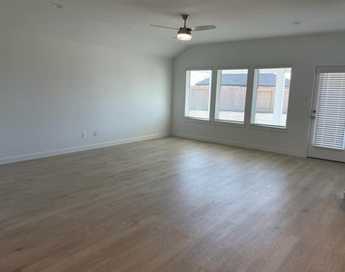 4030 Cambre Circle - Photo Thumbnail 14